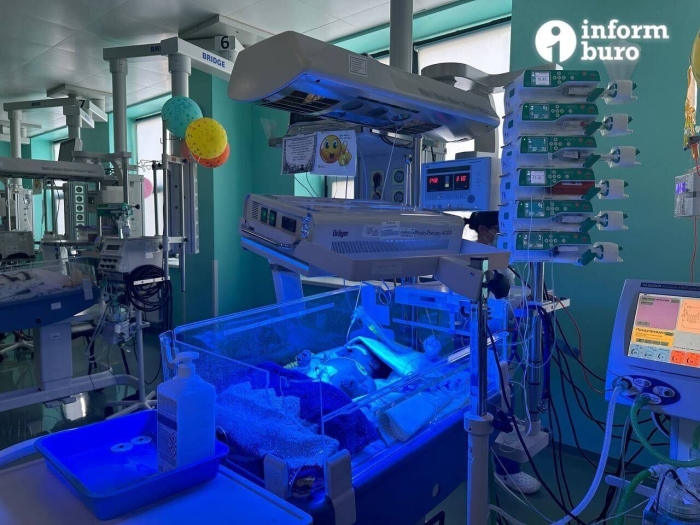 "Сначала будет отставать, потом догонит". В Казахстане выхаживают недоношенных детей весом в полкилограмма
"Сначала будет отставать, потом догонит". В Казахстане выхаживают недоношенных детей весом в полкилограмма