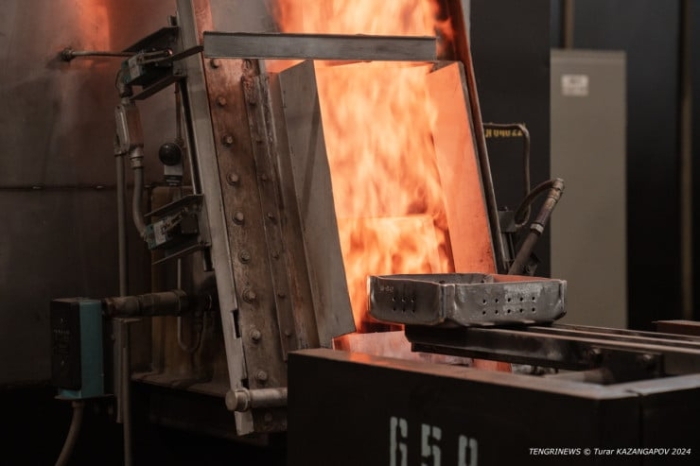 “Это мужская работа“. Кто и зачем в Казахстане делает “урановые“ таблетки