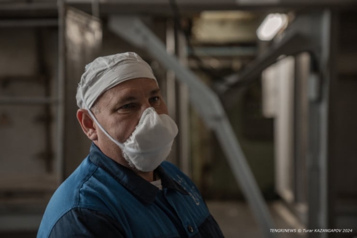 “Это мужская работа“. Кто и зачем в Казахстане делает “урановые“ таблетки