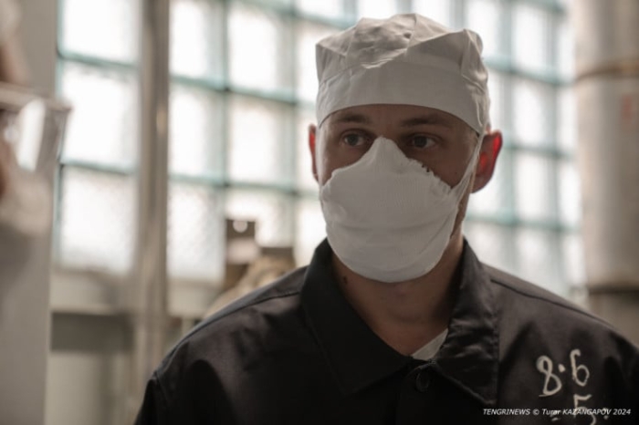 “Это мужская работа“. Кто и зачем в Казахстане делает “урановые“ таблетки