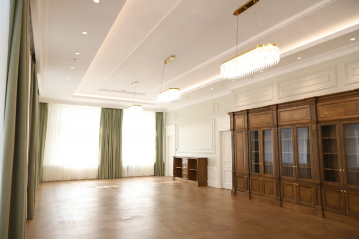 Турецкий мрамор и кыргызский травертин. Что изменилось в здании акимата Алматы