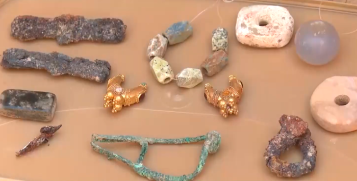 Золотые украшения возрастом более 2000 лет нашли в кургане в Туркестанской области