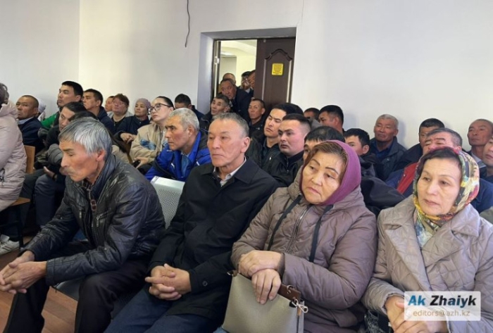 В Атырау начался открытый суд по громкому делу о смертельном избиении на рынке 56-летнего мужчины