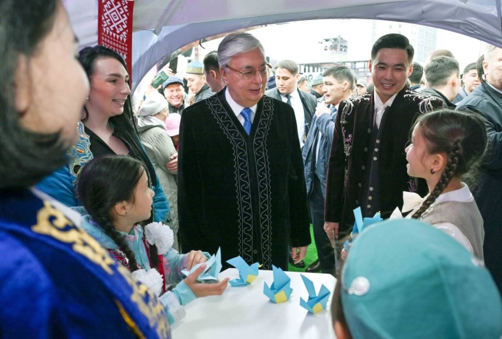 
Президент посетил фестиваль "Наурыз Фест" в Алматы
