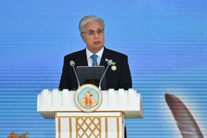 Токаев и Бердымухамедов открыли новый памятник в Ашхабаде Токаев и Бердымухамедов открыли новый памятник в Ашхабаде