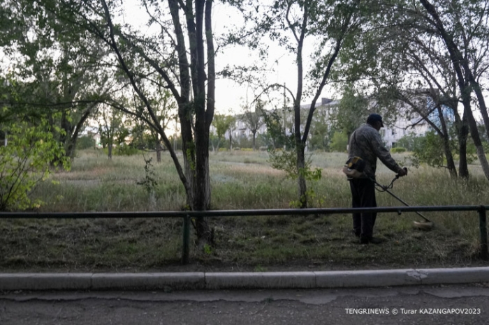 "Сегодня я узнала, что наш сосед скончался". Что говорят шахтинцы о трагедии на "Казахстанской" "Сегодня я узнала, что наш сосед скончался". Что говорят шахтинцы о трагедии на "Казахстанской"