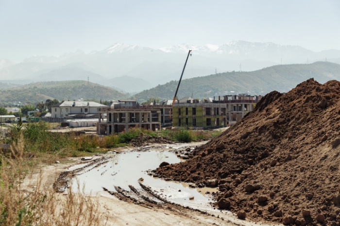 Реки-туалеты Ерменсая. Урбанистический кошмар в предгорье Алматы Реки-туалеты Ерменсая. Урбанистический кошмар в предгорье Алматы