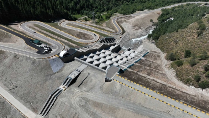 Токаев посетил селезадерживающую плотину "Аюсай"