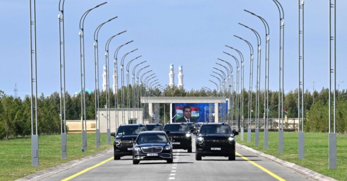 Токаев тепло попрощался с Рахмоном Токаев тепло попрощался с Рахмоном