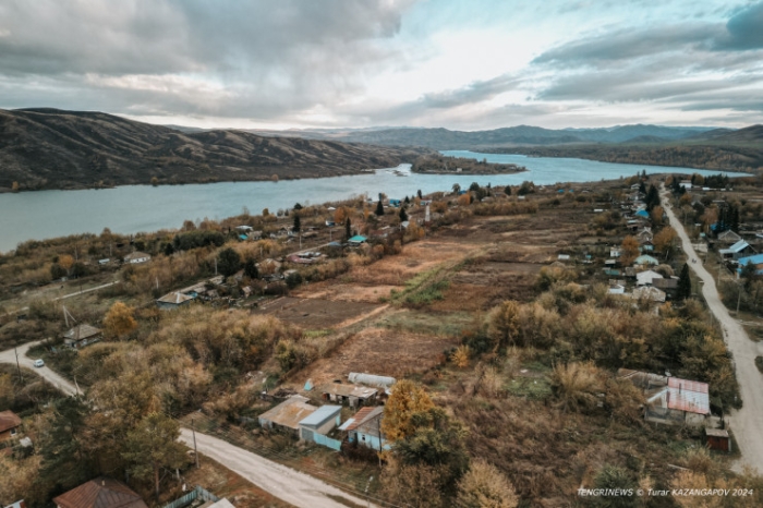 “За все надо бороться“. Как на востоке Казахстана живет село с необычной историей