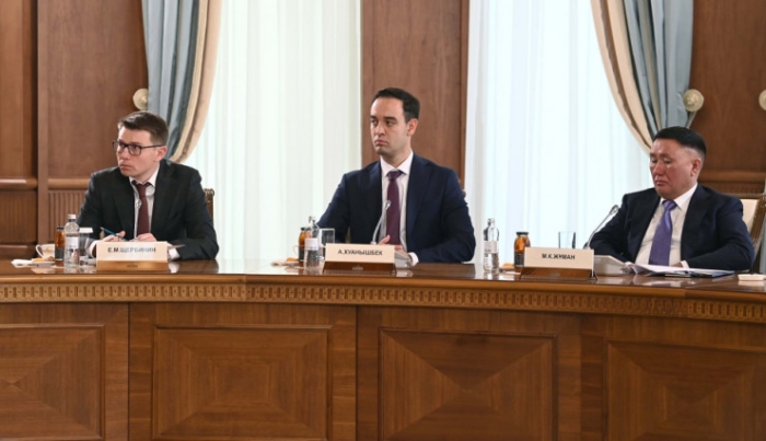 Президент Токаев провел встречу с представителями отечественного бизнес-сообщества Президент Токаев провел встречу с представителями отечественного бизнес-сообщества