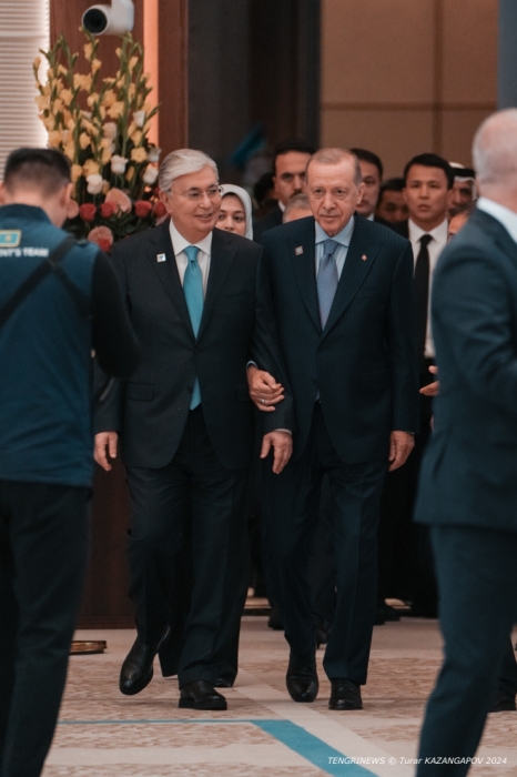 Эрдоган, робот и термос Си Цзиньпина. Что происходило на саммите ШОС в Астане