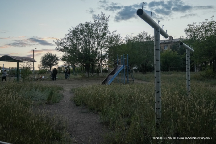 "Сегодня я узнала, что наш сосед скончался". Что говорят шахтинцы о трагедии на "Казахстанской" "Сегодня я узнала, что наш сосед скончался". Что говорят шахтинцы о трагедии на "Казахстанской"