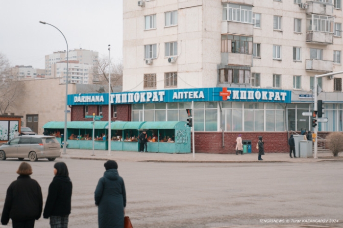 Сделано бабушкой. Кто и почему продает закрутки на улицах Астаны?