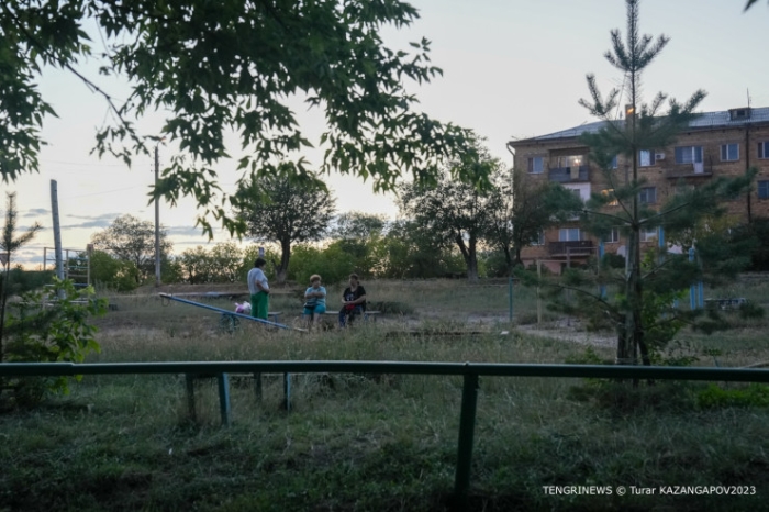 "Сегодня я узнала, что наш сосед скончался". Что говорят шахтинцы о трагедии на "Казахстанской" "Сегодня я узнала, что наш сосед скончался". Что говорят шахтинцы о трагедии на "Казахстанской"