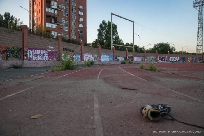 На руинах спортивной истории: как погибает старейший стадион Астаны