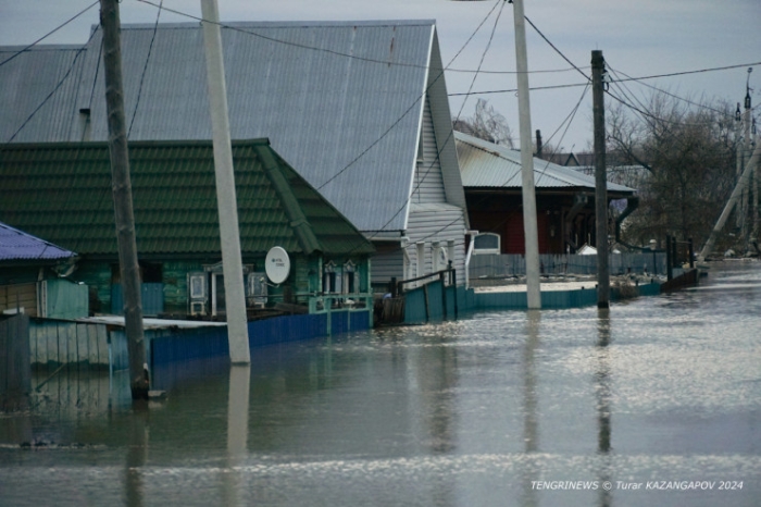 "Есть еще за что бороться". Кадры из затопленного Петропавловска