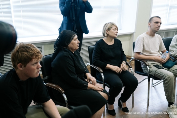 "Не буду обманывать, ваши родственники погибли". О чем говорят родные шахтеров "Казахстанской"