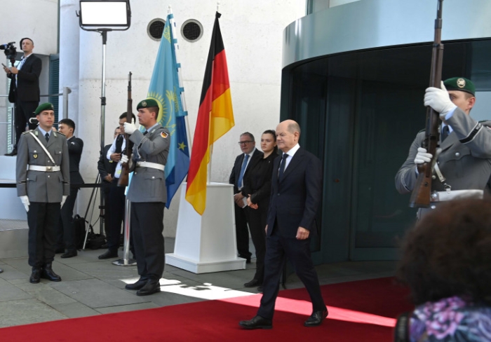 Президент Токаев встретился с канцлером Германии Шольцем Президент Токаев встретился с канцлером Германии Шольцем