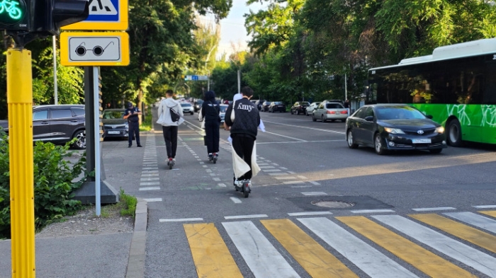 Электросамокаты "захватывают" Казахстан: опасно или удобно?