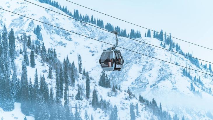 На "Шымбулаке" завершился зимний сезон – канатную дорогу временно закроют
На "Шымбулаке" завершился зимний сезон – канатную дорогу временно закроют