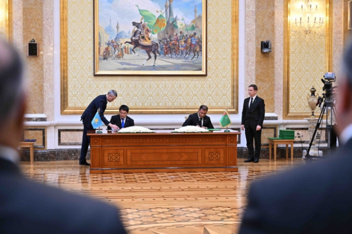 Нефть, газ и не только: Казахстан и Туркменистан подписали 20 документов