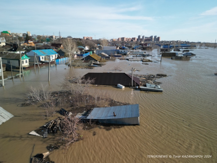 "Есть еще за что бороться". Кадры из затопленного Петропавловска