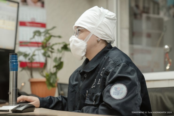 “Это мужская работа“. Кто и зачем в Казахстане делает “урановые“ таблетки