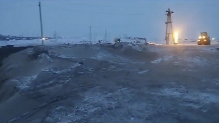 Автобус с людьми провалился под землю: что происходит на месте ЧП в Павлодарской области