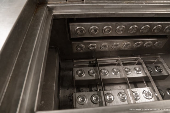 “Это мужская работа“. Кто и зачем в Казахстане делает “урановые“ таблетки