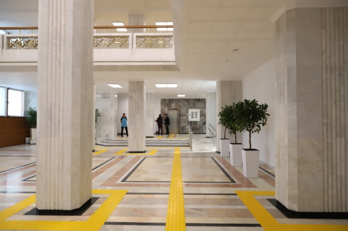 Турецкий мрамор и кыргызский травертин. Что изменилось в здании акимата Алматы