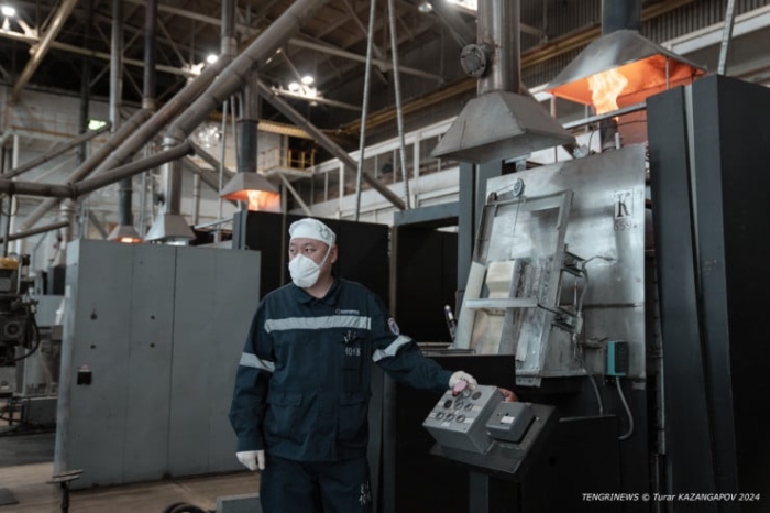 “Это мужская работа“. Кто и зачем в Казахстане делает “урановые“ таблетки