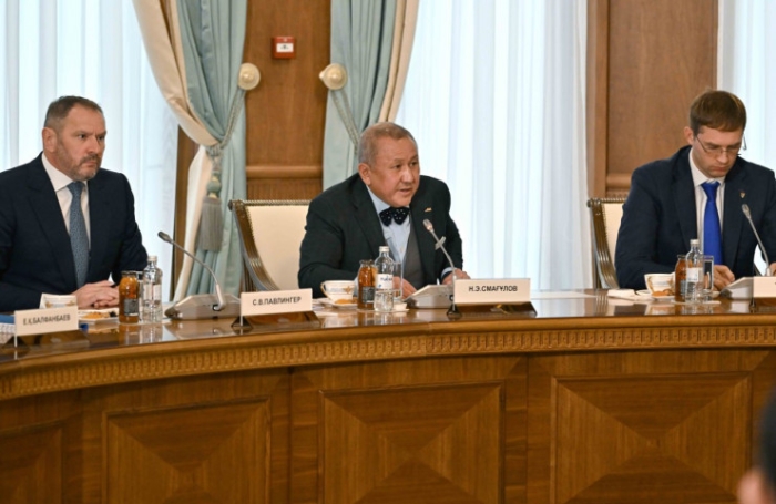 Президент Токаев провел встречу с представителями отечественного бизнес-сообщества Президент Токаев провел встречу с представителями отечественного бизнес-сообщества