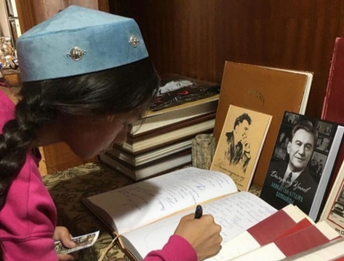 14-летняя школьница создает комиксы по истории Казахстана