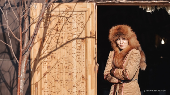 Черные одеяния наш народ никогда не носил. А женщины надевали платок только после сватовства - эксперты