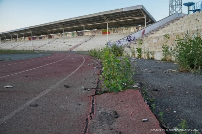 На руинах спортивной истории: как погибает старейший стадион Астаны