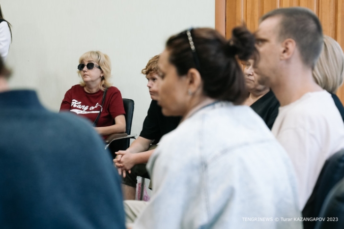 "Не буду обманывать, ваши родственники погибли". О чем говорят родные шахтеров "Казахстанской"