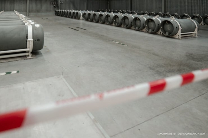 “Это мужская работа“. Кто и зачем в Казахстане делает “урановые“ таблетки