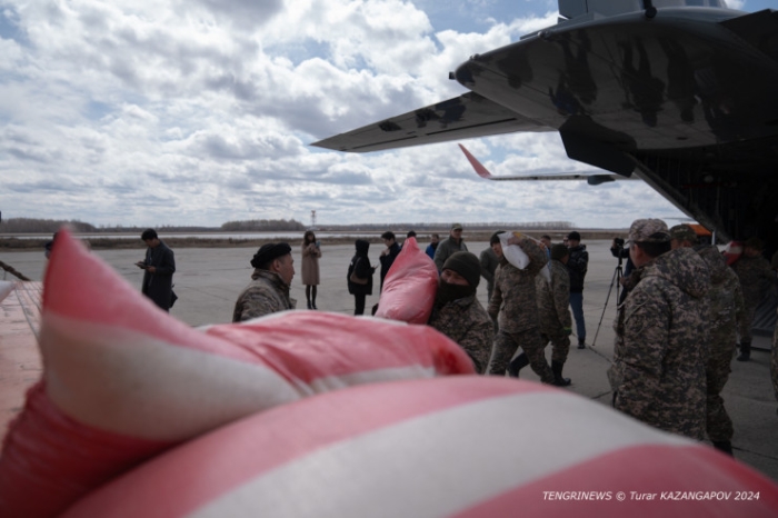 "Есть еще за что бороться". Кадры из затопленного Петропавловска