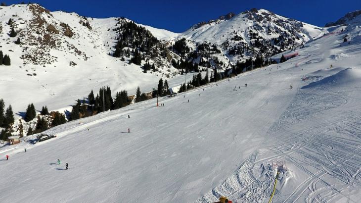 
                                                                                                                                                                                                                                                                                                                                                                            Лыжники спровоцировали сход лавины на Шымбулаке
                                                    