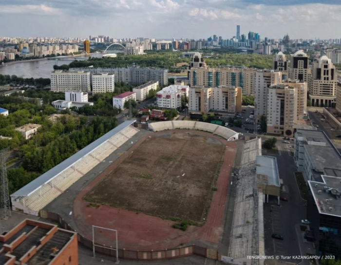 На руинах спортивной истории: как погибает старейший стадион Астаны