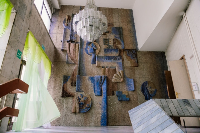 "Внимание, опасная зона!" Что происходит с театрами Алматы