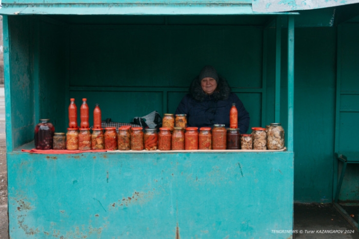 Сделано бабушкой. Кто и почему продает закрутки на улицах Астаны?