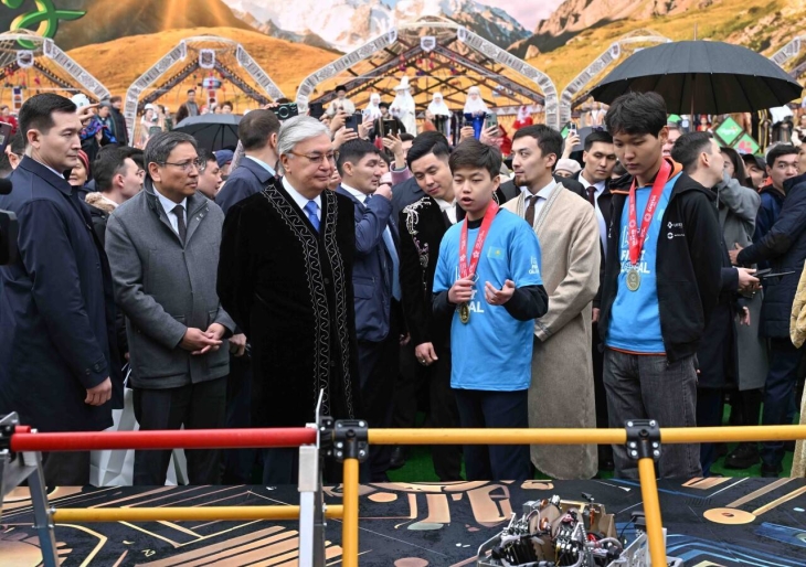 
Президент посетил фестиваль "Наурыз Фест" в Алматы
