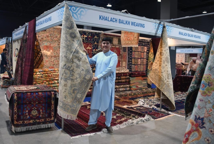 Шафрановый чай, антиквариат и драгоценные камни представили на выставке афганских товаров в Алматы
Шафрановый чай, антиквариат и драгоценные камни представили на выставке афганских товаров в Алматы