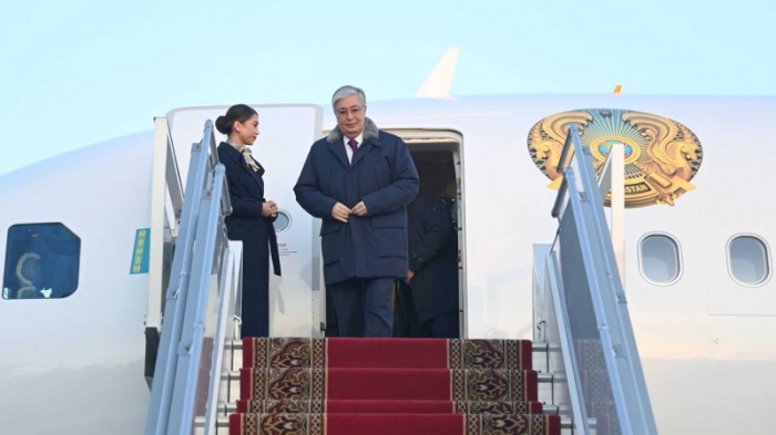 Президент Токаев прилетел в Алматы