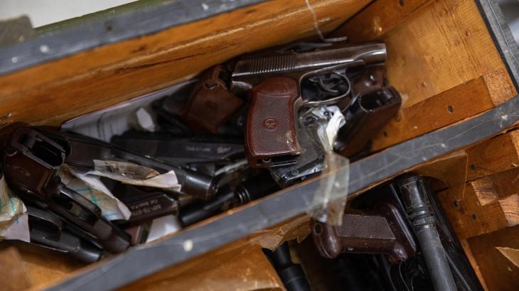 
                                                                                                                                                                                                                                                                                                                                                                                                                                                                                                                                                                                                                                        В Казахстане обнаружили три схрона с оружием, похищенным во время январских событий
                                                    