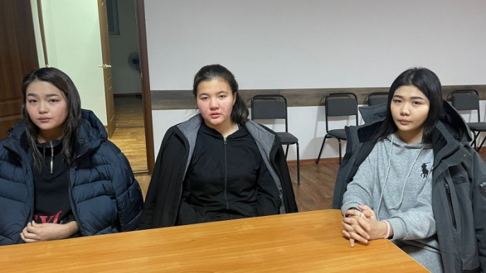 Сбежавших из центра адаптации в Актобе трех девочек нашли в съемной квартире